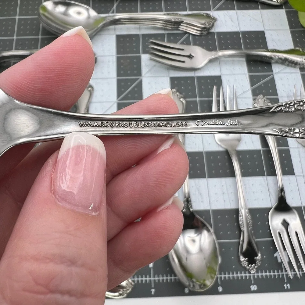 Oneida Mansfield Flatware Set 34pc Wm A Rogers Deluxe Stainless Service for 8